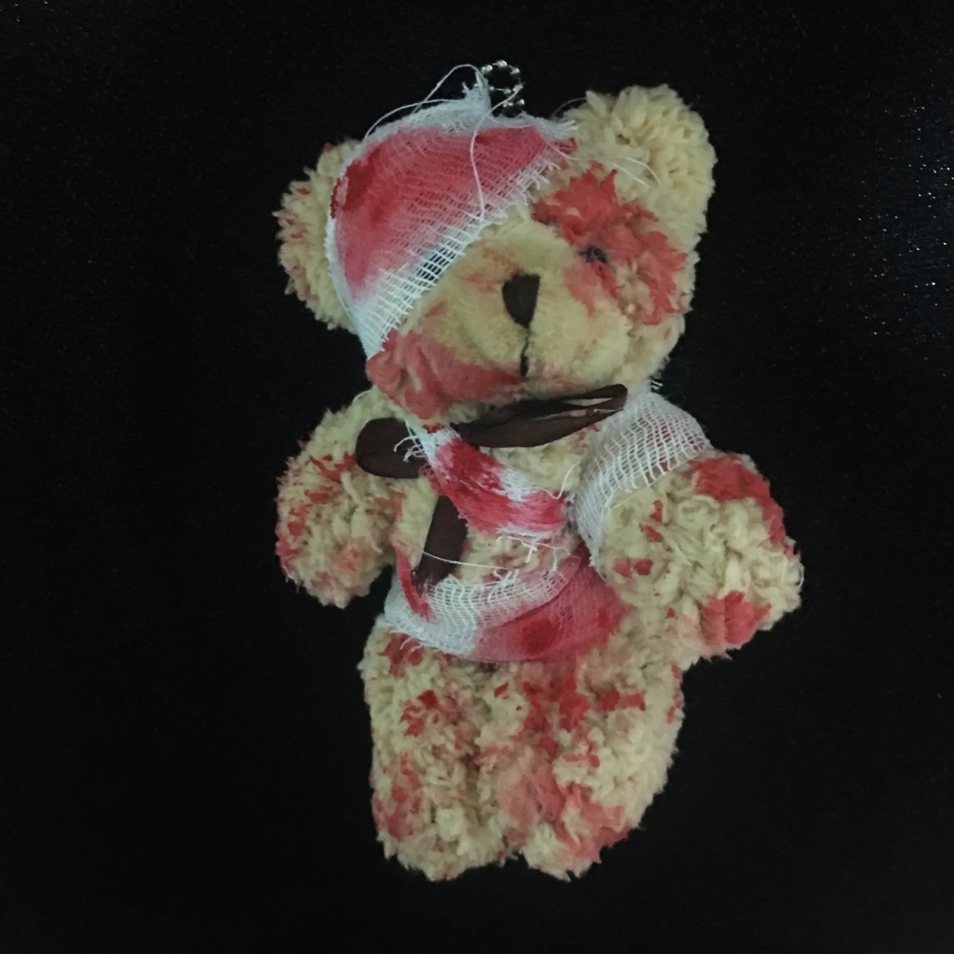 

Injured Little Bear Keychain Bloody Lovely Bear Doll Backpack Decorations Bag Pendant Car Key Accessories Keyring Hot Sale Gift