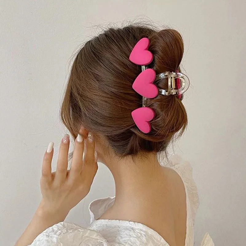 

New Korea Heart Shape Acrylic Hair Claws Crab Large Pearl Claw Clips for Woman Girls Bath Barrette Lady Fashion Headdress Gifts