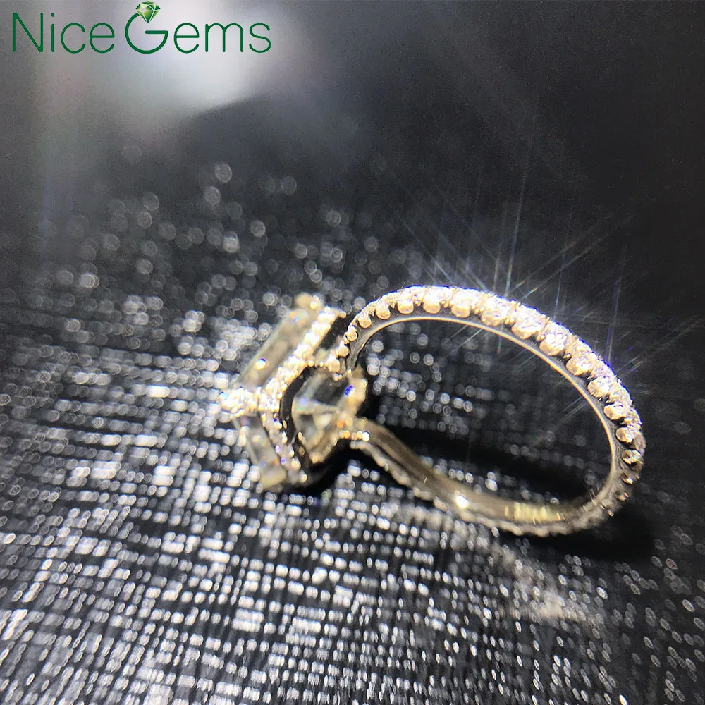 NiceGems Твердое 18K желтое золото в центре 10x8 мм 3.8ctw изумруд огранка Moissanite