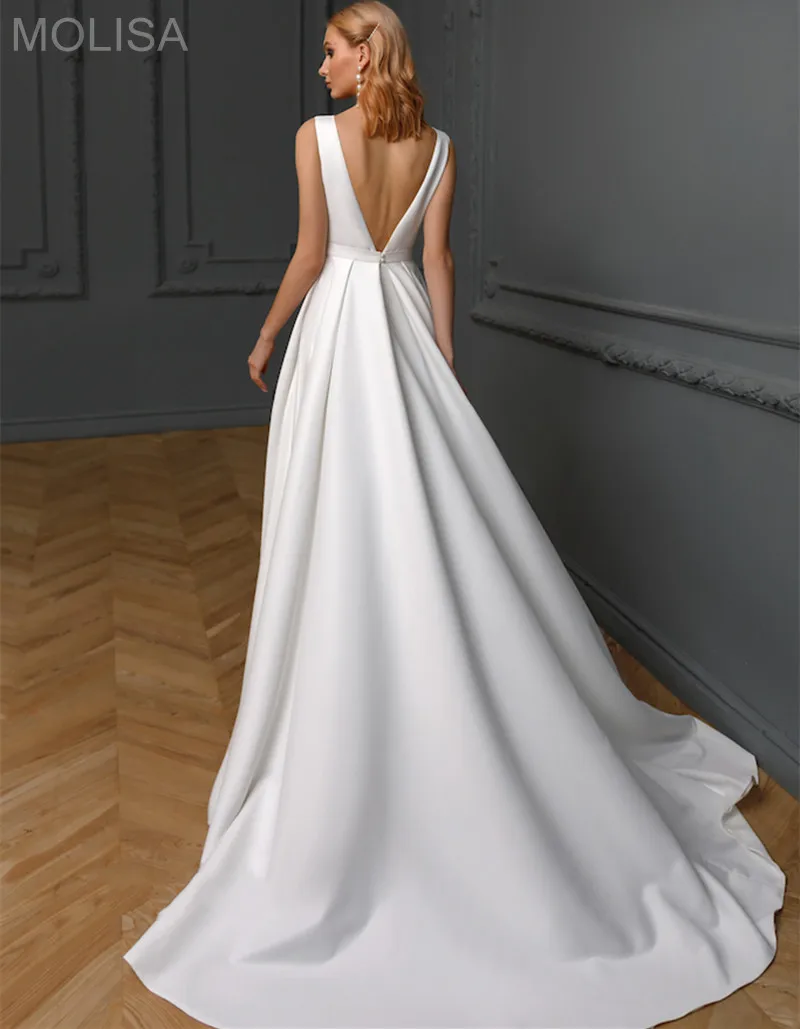 Простое свадебное платье белого цвета из атласа 2022 года с линией А-образа и V-образным вырезом на груди, дешевое бохо-платье для невесты.