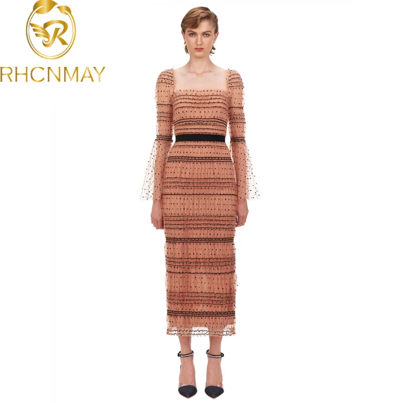 Женское длинное платье в горошек модельное дизайнерское макси с длинным рукавом