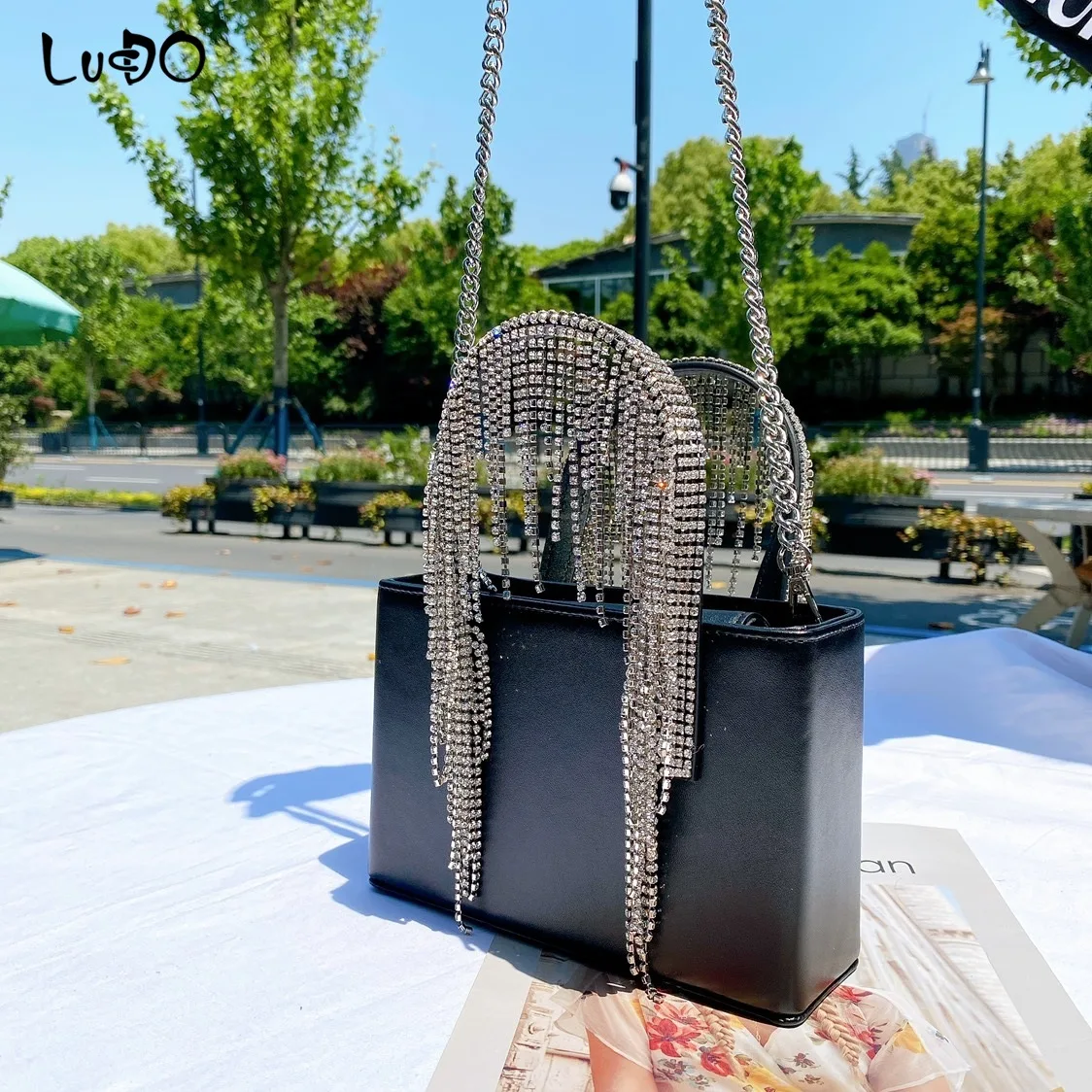 

LUCDO Women Party Handbag Luxury Tassel Diamonds Transparent Fashion Shoulder Messenger Crossbody Bag Purses Tote Bag Bolsos