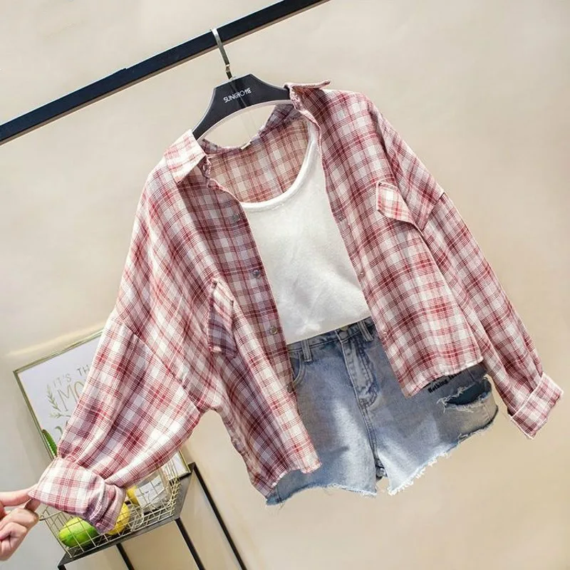 Женская рубашка в клетку универсальная модная длинная Корейском стиле на весну и