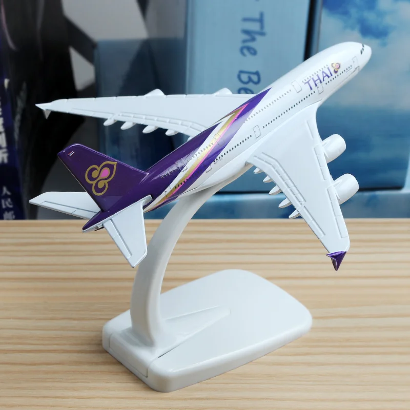 16 см тайская авиакомпания A380 модель самолета Модель сплава авиационная модель самолета Тайланд Airways A380 модель самолета Стенд ремесло 1:400