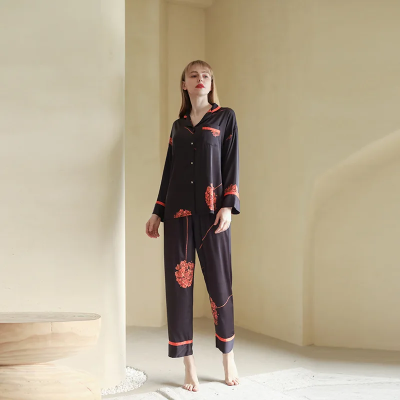 Женская атласная пижама с принтом для отдыха модель 2021 года кардиган пижамы