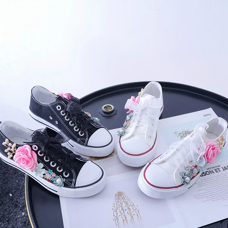 Женские кроссовки летняя парусиновая обувь белые цветные тканевые с ремешком