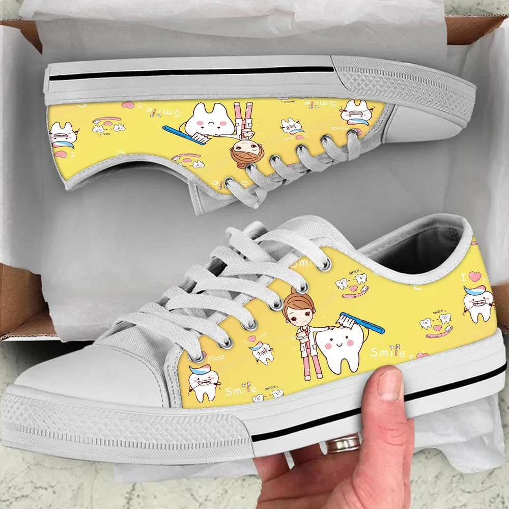 

2021 Canvas Shoes Cute Cartoon Teeth Image Female Printing Yellow Low-Top White Canvas Casual Mens Cloth Shoes