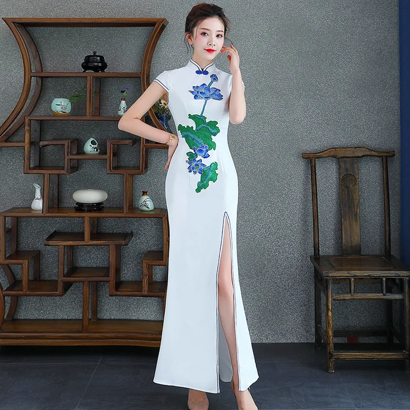 

S-5XL Women Elegant Mandarin Collar Qipao White Exquisite Lotus Appliques Long Cheongsam Sexy Slim Front Split Banquet Dress