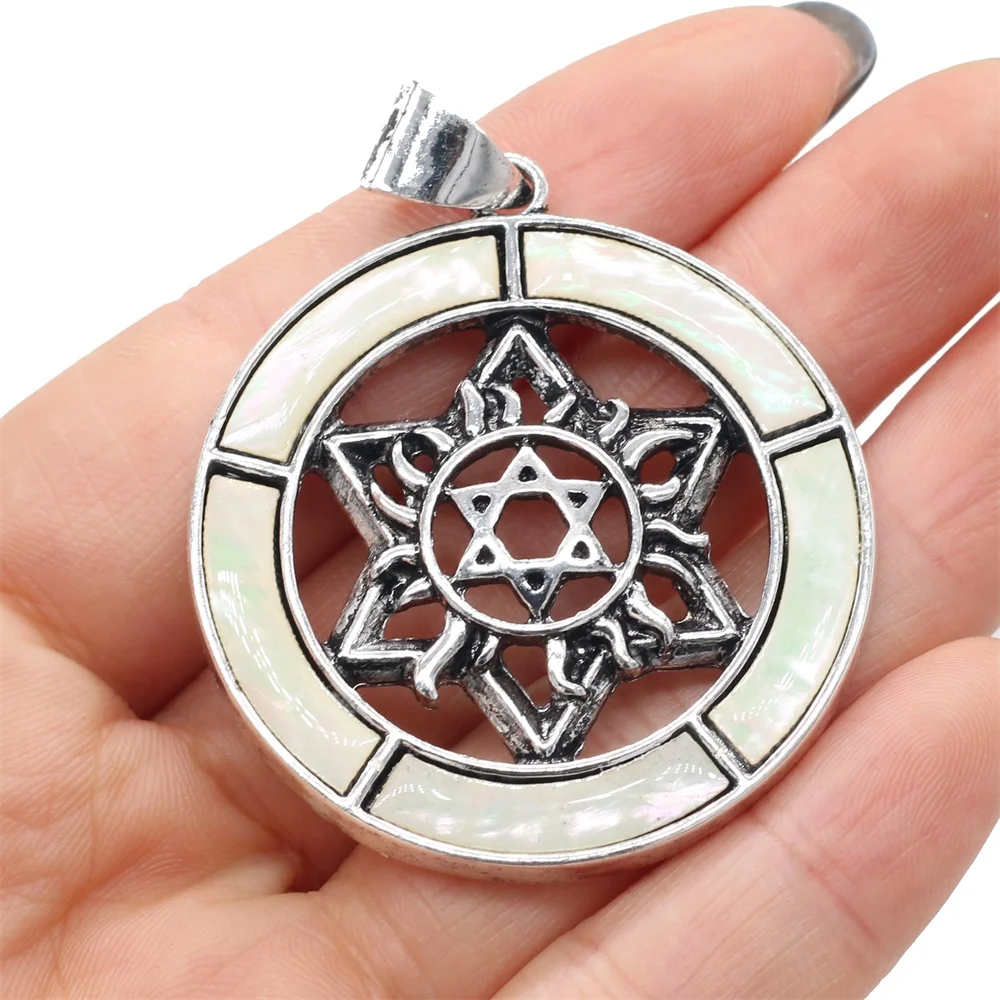 

Natural Shell Pendant White Shell Black Shell Pendant Round Shape Charms for Making Women Men Jewerly Necklace Gift 42x42mm