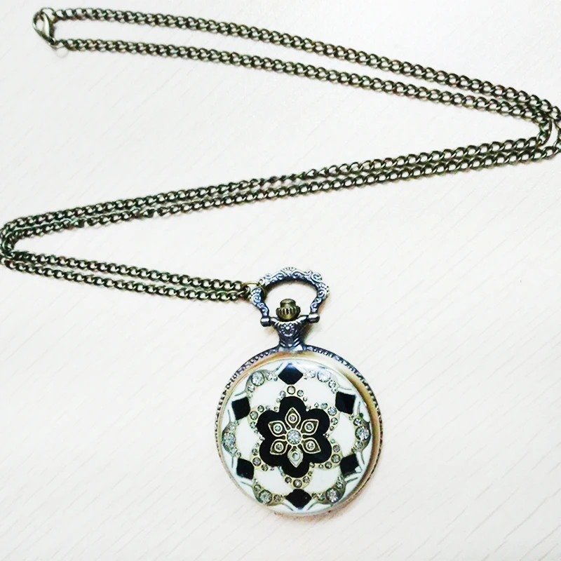 Европейский и американский суд Ретро бриллианты дамы шаблон кристалл кулон