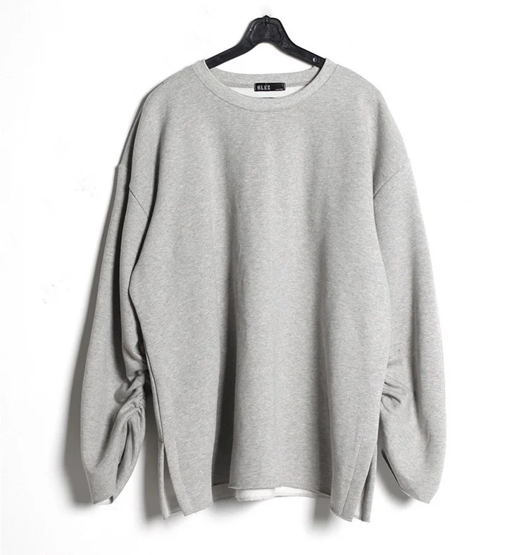 

New round necked with base, versatile, loose, sports and leisure trend, men's