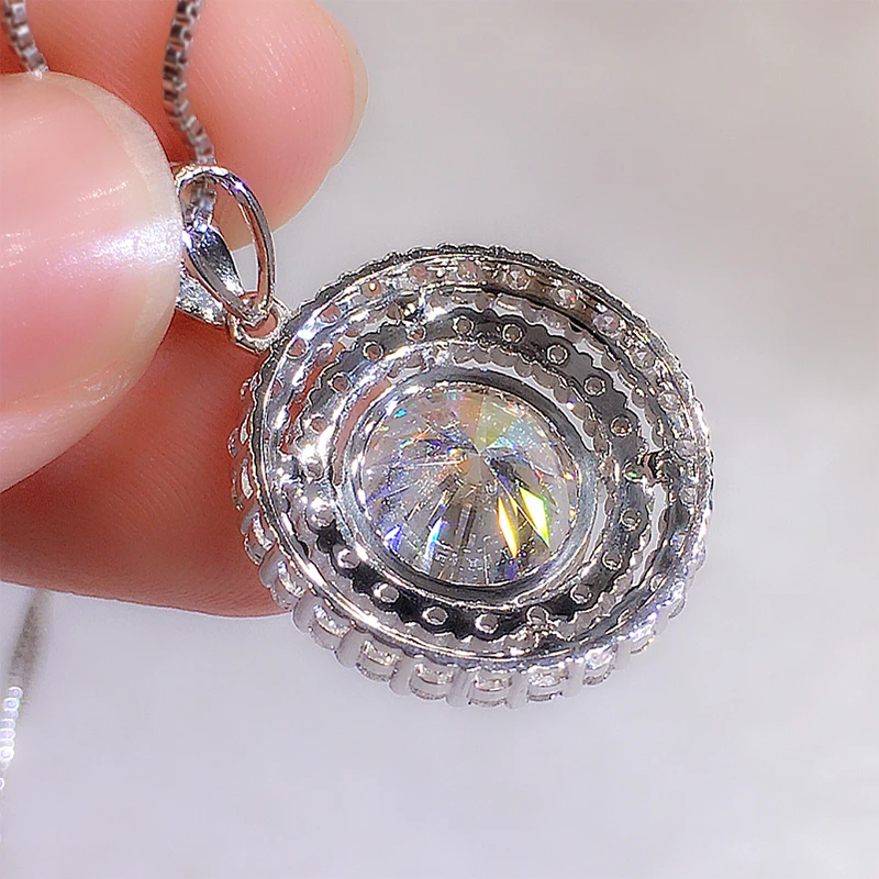 Huitan Brilliant Cubic Zirconia Round-Shaped Pendant Necklace for Women Luxury Wedding Accessories Elegant Lady's Neck Jewelry |