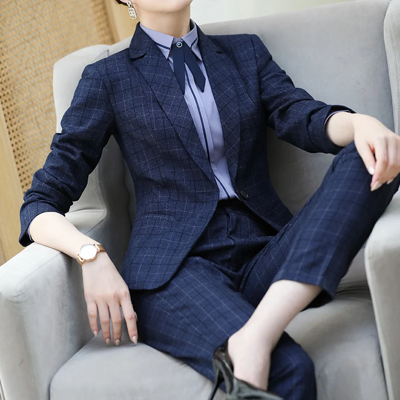 Женский деловой костюм Lenshin клетчатый Комплект из трех предметов облегающий