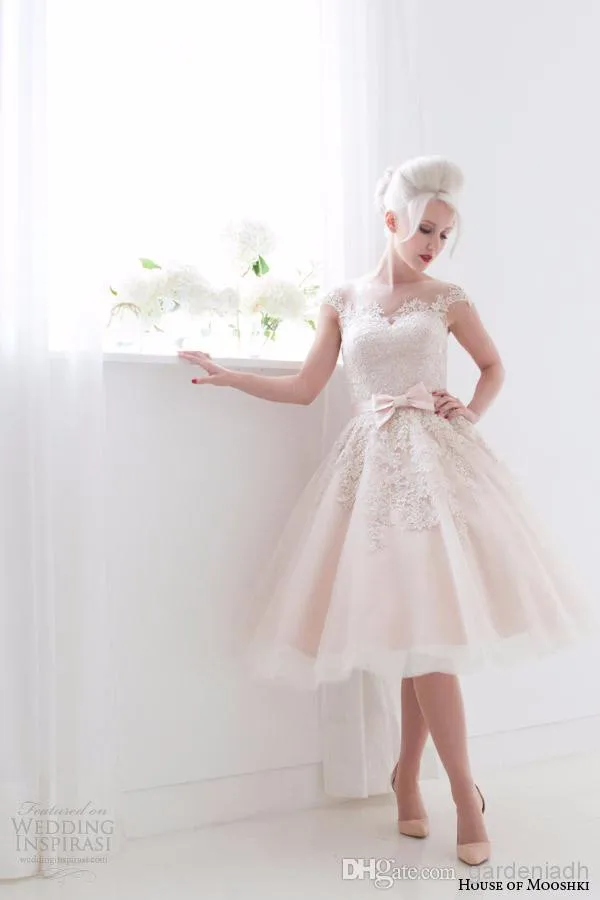 Розовое короткое Кружевное Свадебное платье Милое с аппликацией иллюзия без