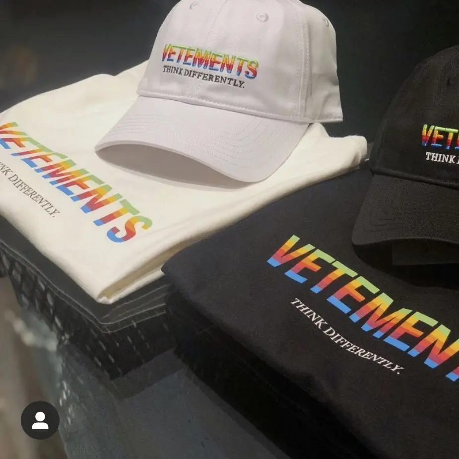 

T-shirt VETEMENTS short-sleeved men and women couples cotton loose round neck ins tide wild handsome top summer