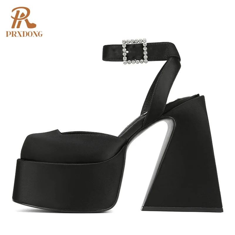 Женские атласные босоножки черные на платформе и высоком каблуке вечерние