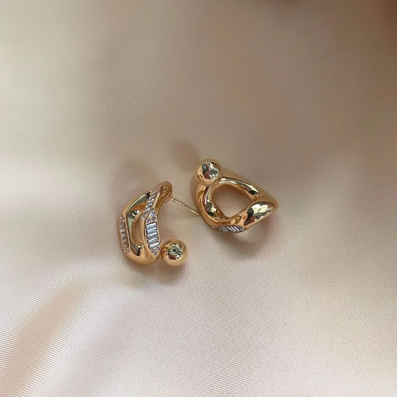 

European and American fashion earrings, earrings, friends, fashion style, classic, versatile earrings