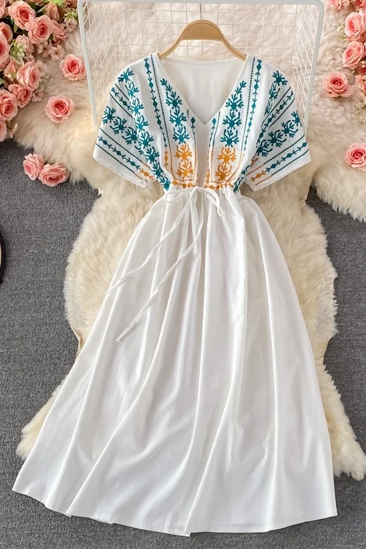 

Embroidered V-neck Patchwork White Dress Girl Short Sleeve Bohemian Beach Dress Women Seaside Holiday Big Swing Long Dress