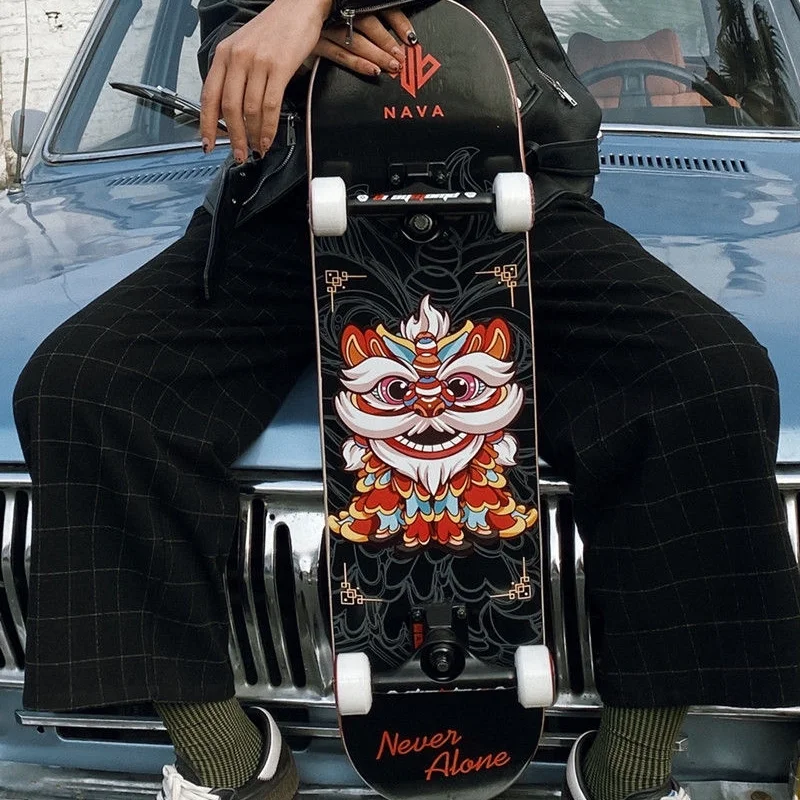 

Beginners Maple Skateboard Anime Design Double Rocker Skateboard Professional 4 Wheel Skate Profesional Fitness Equipment