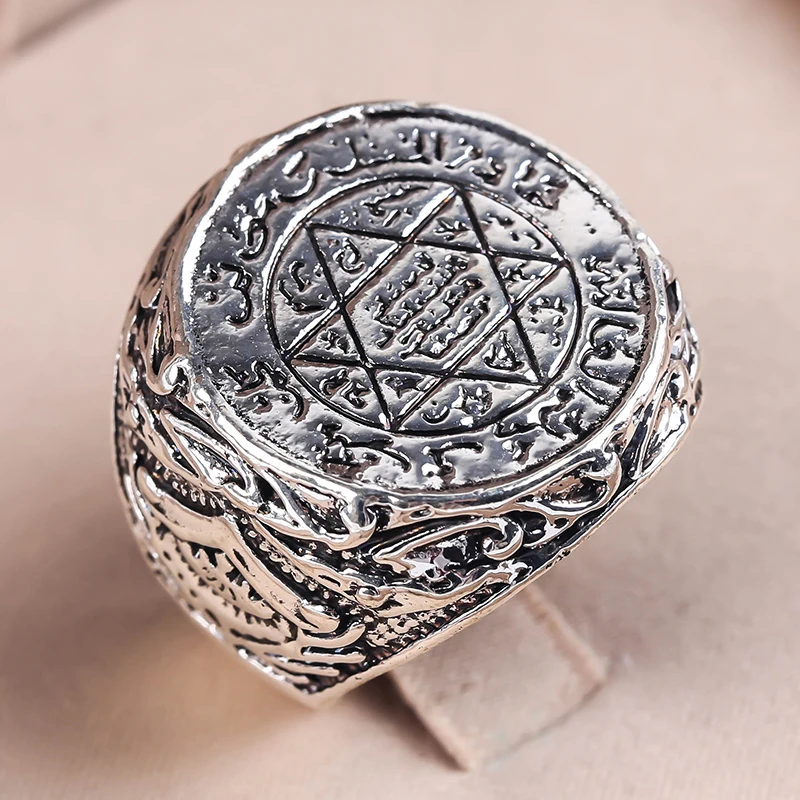 

Men's Hip Hop Antique Silver Color Arabic Carved Pentagram Star Pattern Knuckle Rings Punk Jewelry Rock Masculine Gifts P5M396