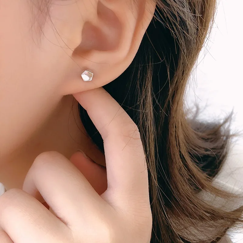 

Korean Fashion Men And Women Small Ear Studs Black Simple Punk Street Retro Hong Kong Style Trend Earrings 2022 New Jewelry