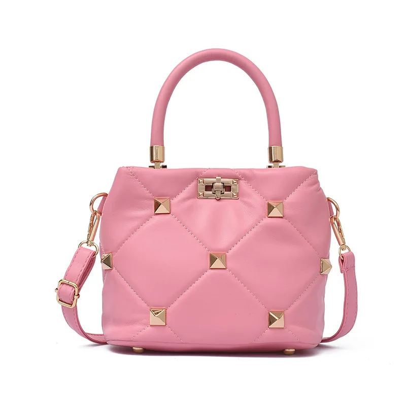 

Celebrity 2021 Rivets Handbags Women Famous Brand Women Leather Handbag Designer Purse Ladies Tote Shoulder Bags with Top Handle
