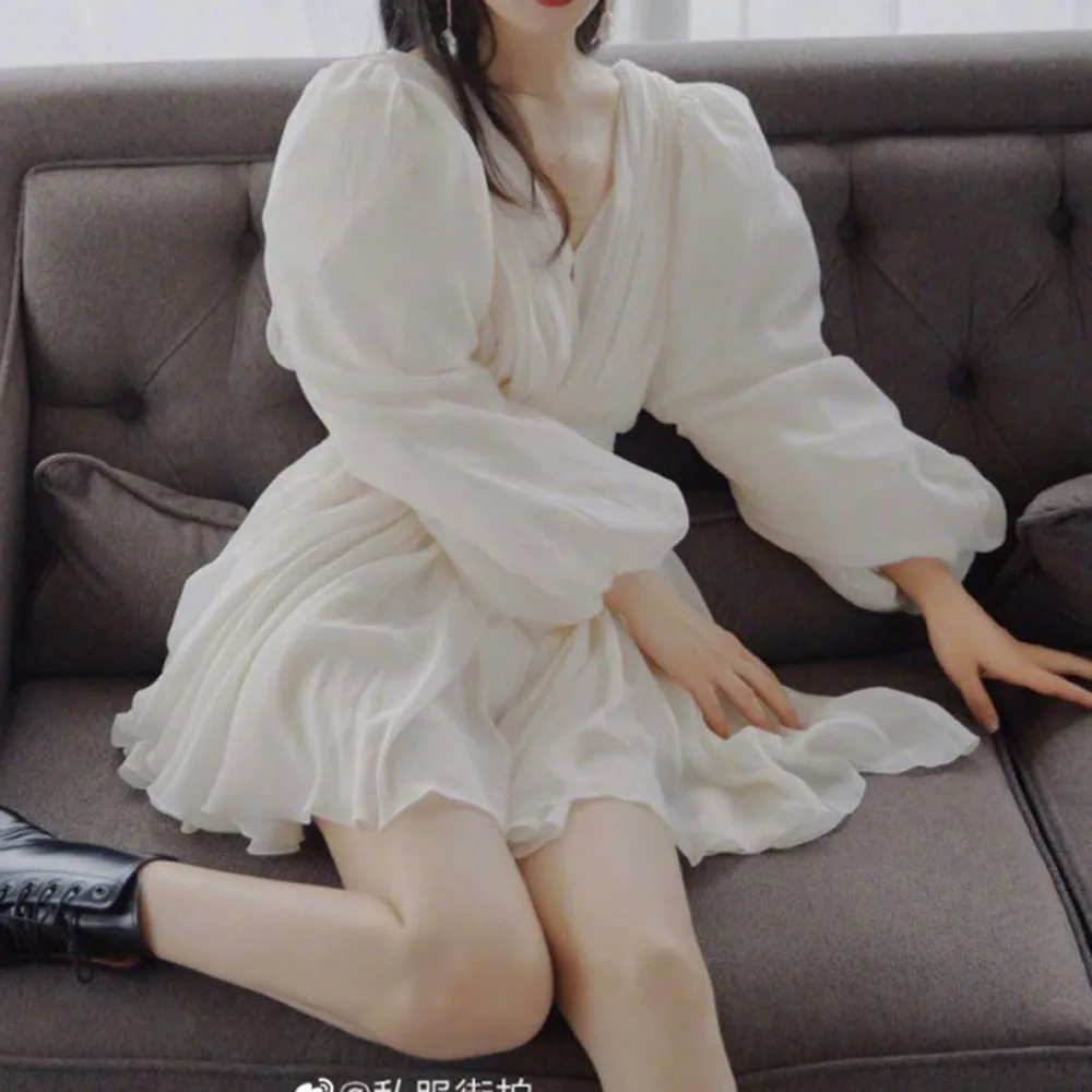

2021 New Women's White Puff Sleeve Fairy Waist Slimming Long Skirt Simple Fashion Style Temperament V-neck Design Dresses