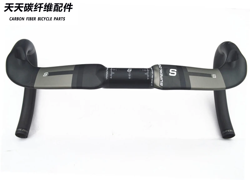 Дешево Руль велосипеда из углеродного волокна уменьшает сопротивление изогнутая штанга усиление частей велосипеда 400/420/440 мм внутренняя маршрути...