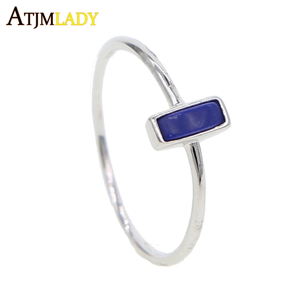 Женское серебряное обручальное кольцо с тонкой линией микрозакрепкой фианита