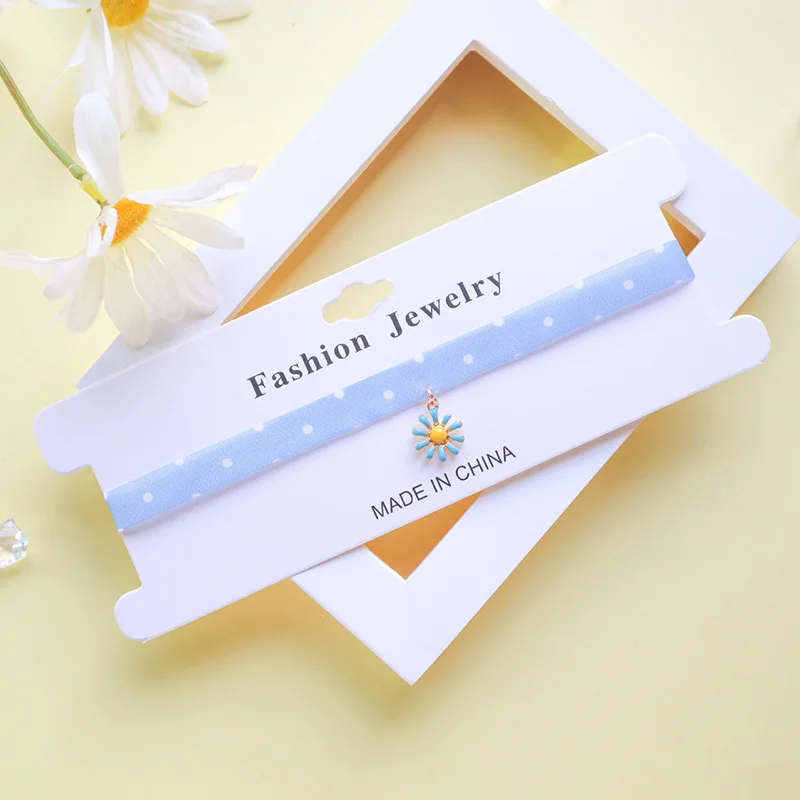 Женское колье-чокер в горошек с подвеской виде цветка | Украшения и аксессуары