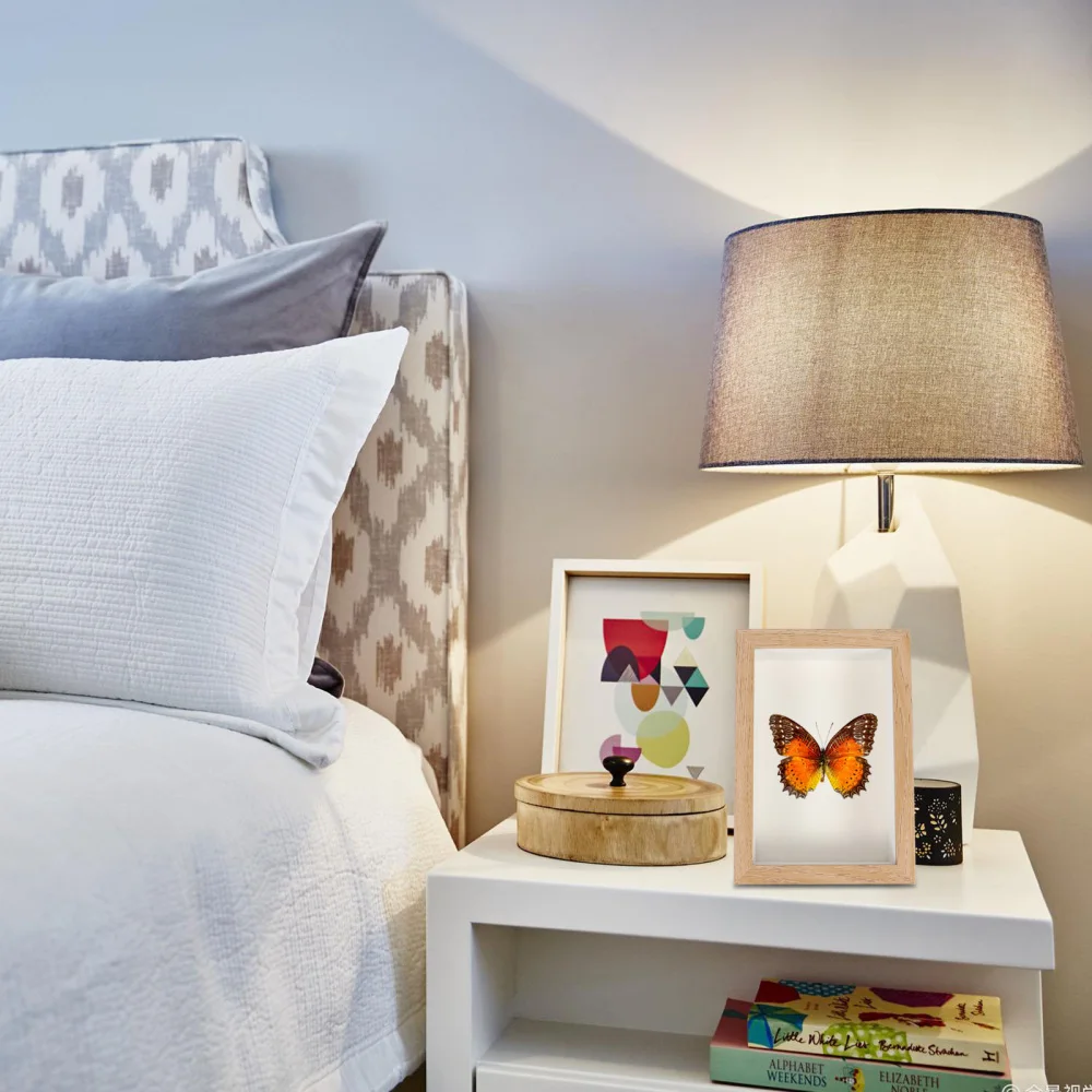 

1Pc Hollow Wooden Picture Frame Butterflies Specimen Photo Frame Desktop Decor