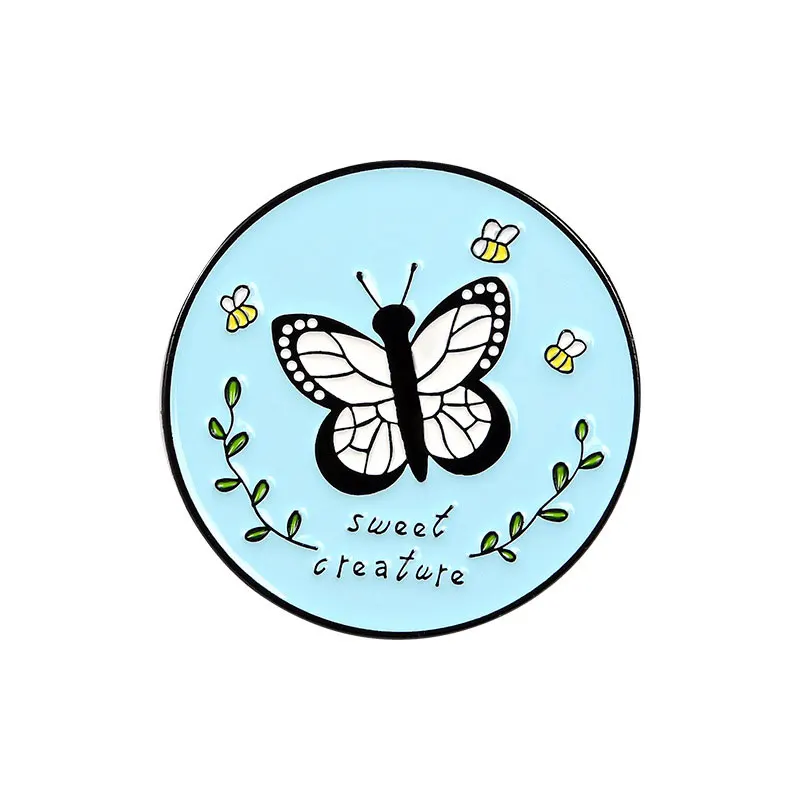 

Fashion Enamel Pin Animal Brooch Creative Rainbow Bear Love Bee Butterfly Badge Kids Friends Cool Gift Bag