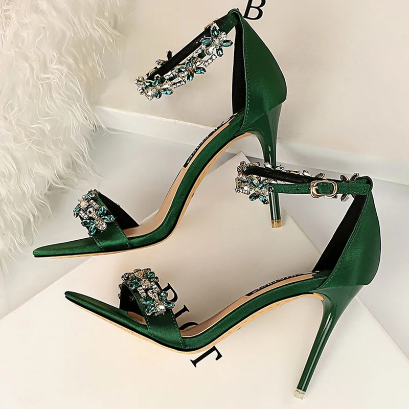 

2023 Women 9cm High Heels Crystal Sandals Wedding Bridal Stiletto Heels Sandles Glitter Prom Elegant Stripper Satin Strap Shoes