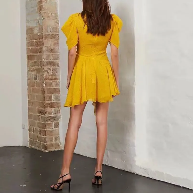 Женское асимметричное платье TWOTWINSTYLE Повседневное мини с v образным вырезом