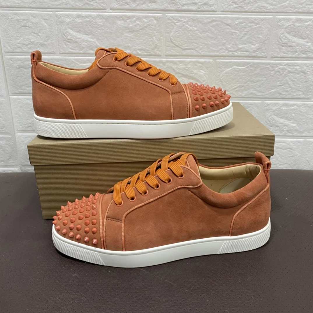 

Men Luxury Designer Low Top Original Quality Red Bottom Orange Suede Spike Flat Shoes Rubber Sole With Box