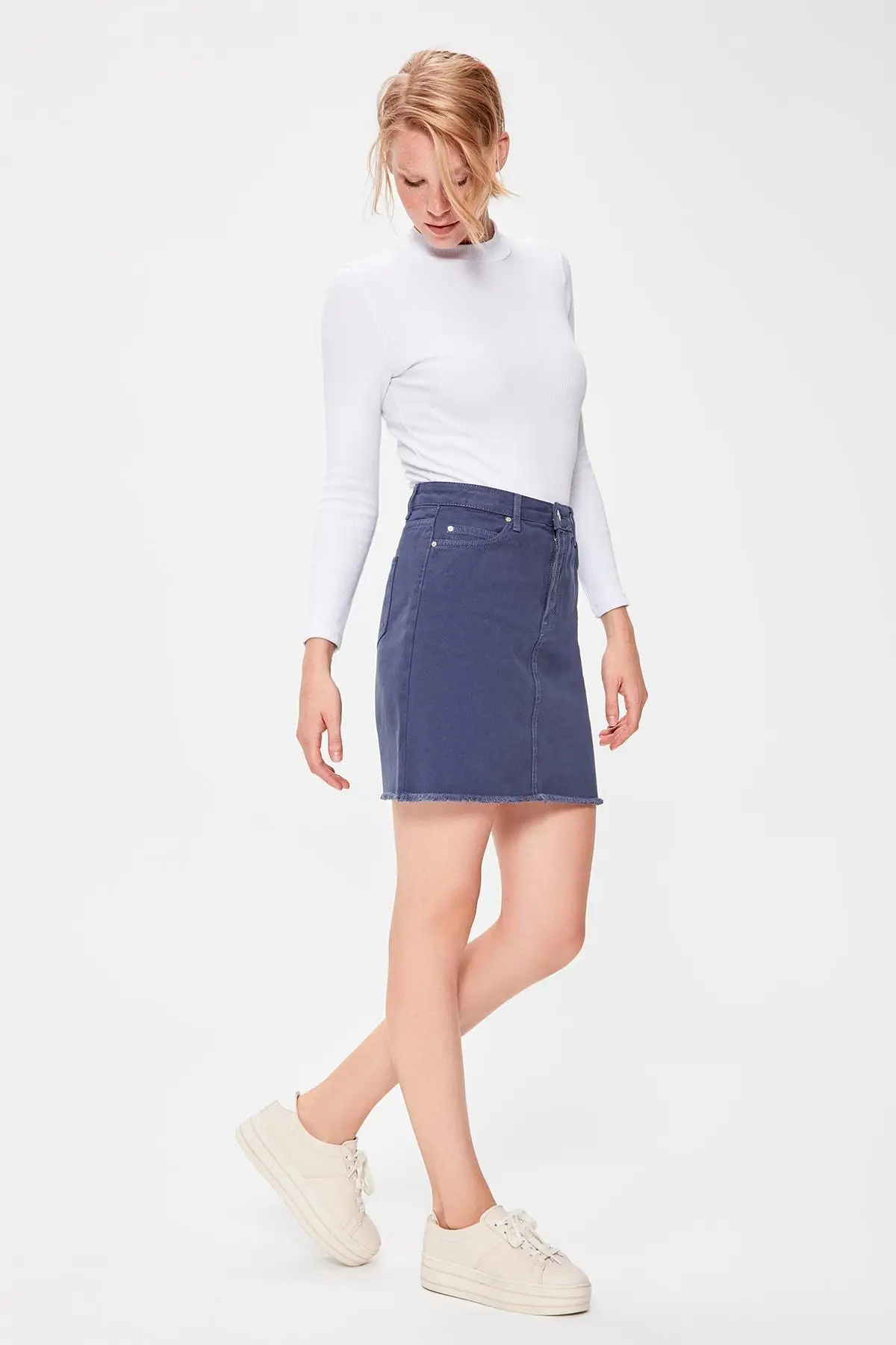 Trendyol Индиго юбка кончик кисточки джинсовая юбка TWOAW20ET0324