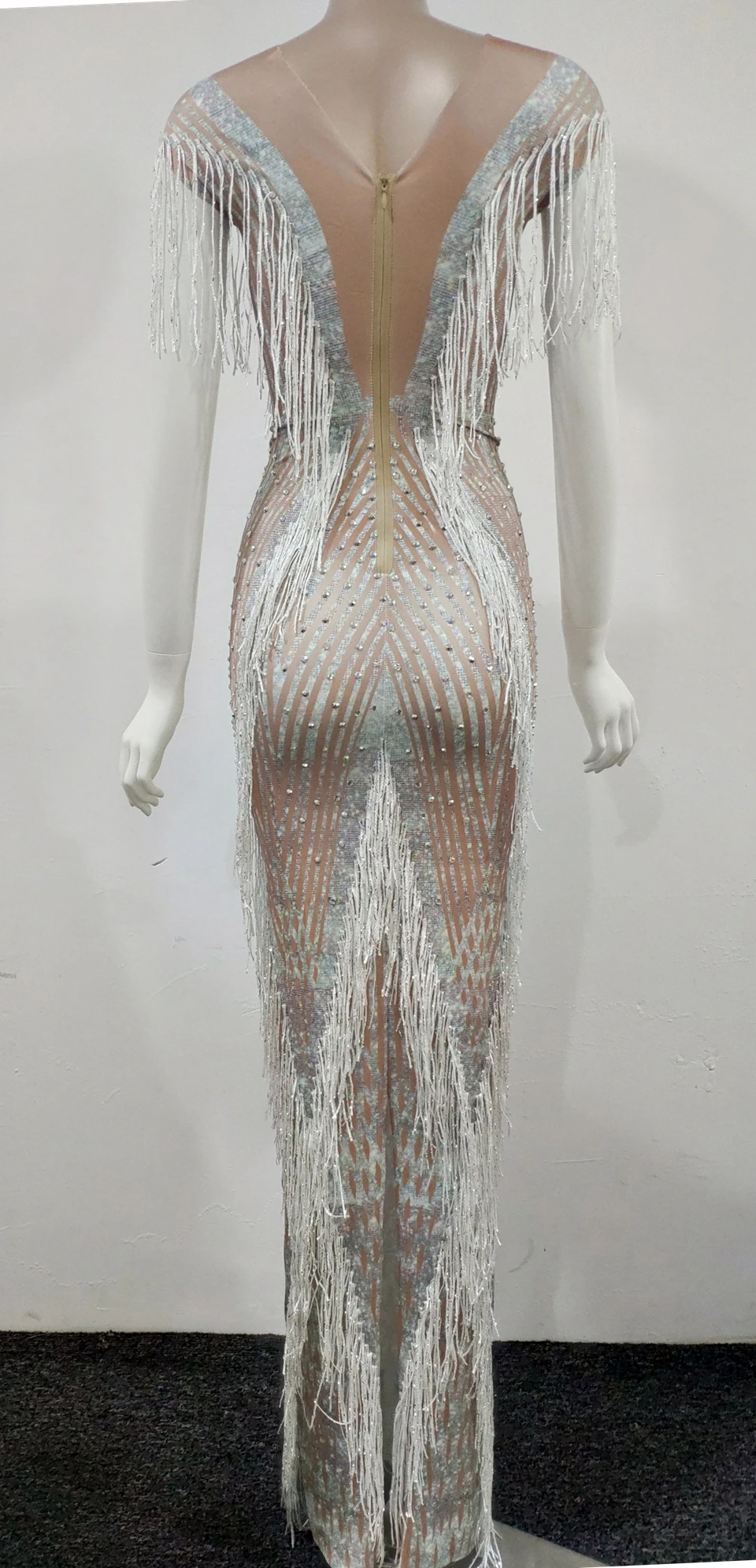 Блестящее длинное платье с бахромой женское облегающее для празднования дня