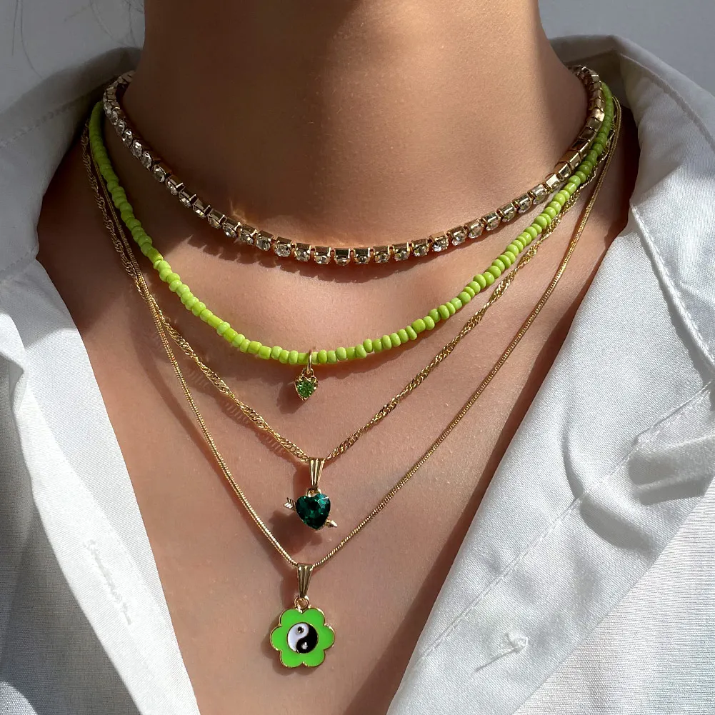 

Trendy Green Crystal Yin Yang Flower Pendant Bead Necklace For Women Acrylic Seed Beads Choker Multilayer Femme Party Jewelry