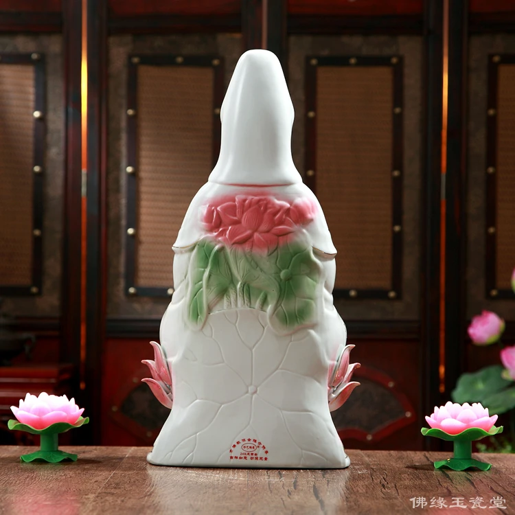 Сидящая на лотосе Авалокитешвара с изображением Будды и Гуаньинь керамика мир