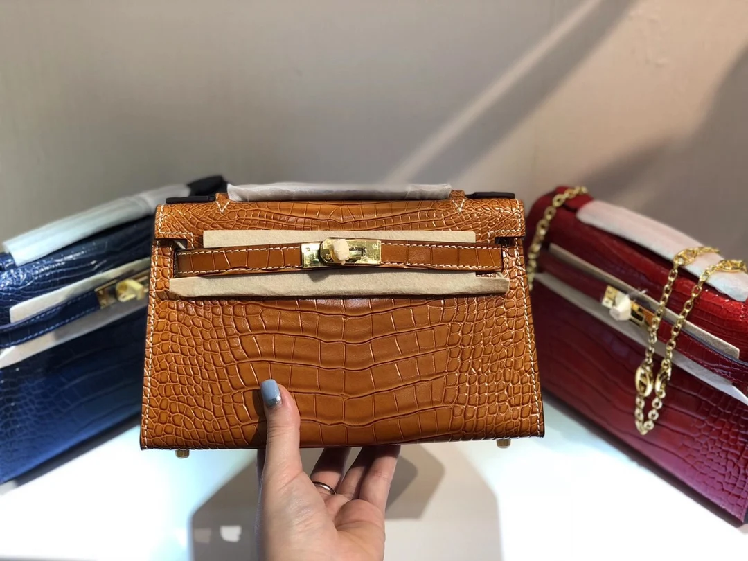 

free shipping 2021 the new style alligator fashion genuine cow leather women handbag one shoulder bag crossbody bag 6 color 22cm