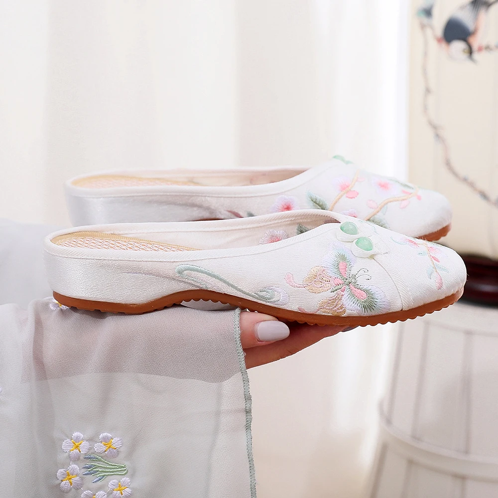 Veowalk/женские мягкие тапочки из флока и хлопка с вышивкой закрытым носком на