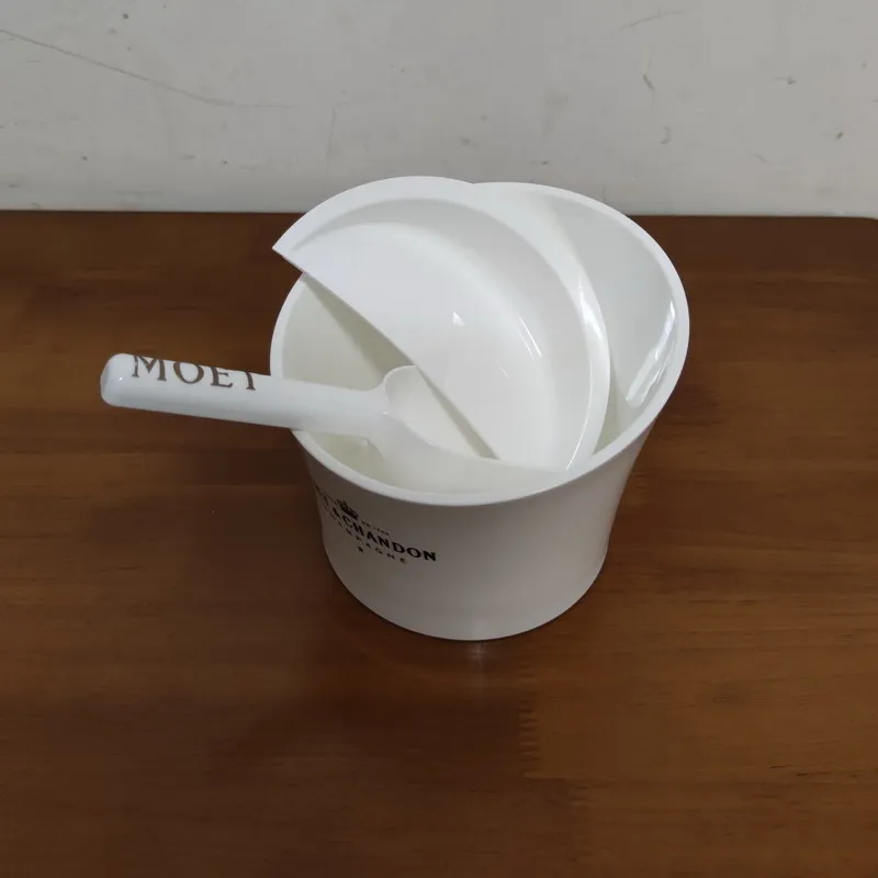 

Wihte plastic Ice Buckets & Tongs Ice bucket wich Scoop