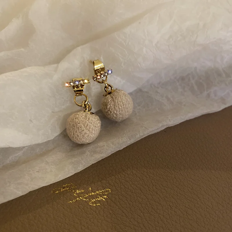 

LOVOACC Romantic Knitting Wool Ball Pendant Earrings for Women Girls Gold Color Alloy Shiny Rhinestone Earrings Winter Jewelry