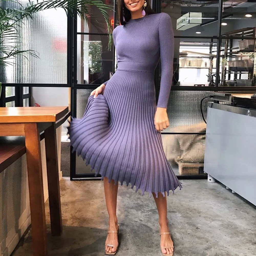 Женское вязаное длинное платье осенне-зимнее базовое приталенное винтажное с