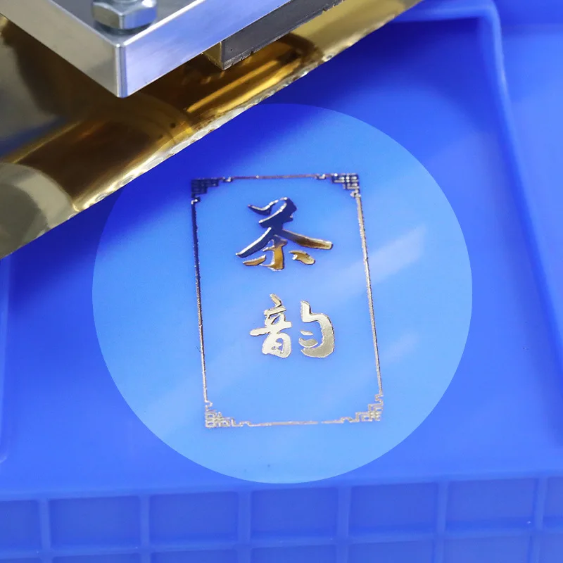 Небольшая пневматическая машина для горячего тиснения пластиковая коробка