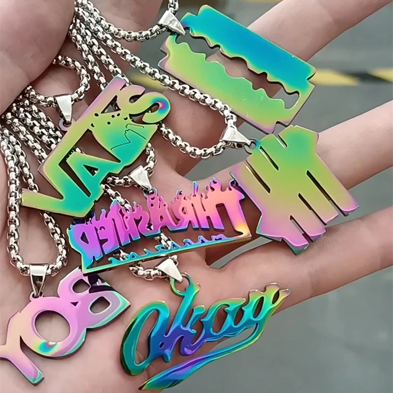 

Popular Street Hip Hop Rock Pendant Hollow Out Letter Gradient Razor Blade Necklace DJ Rapper Gifts Accessories Charm Jewelry