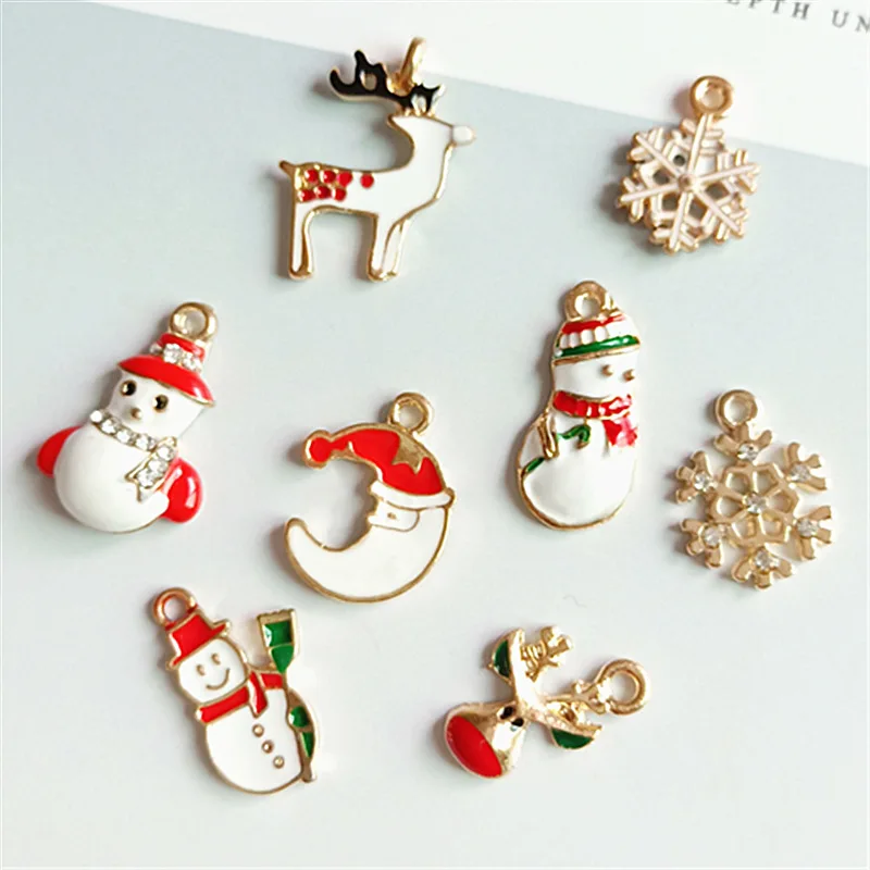 

10pcs Lovely Christmas Series Alloy Enamel Charms Snowflake Elk Pendants Charms Bracelets DIY Jewelry Accessories Gifts YZ589