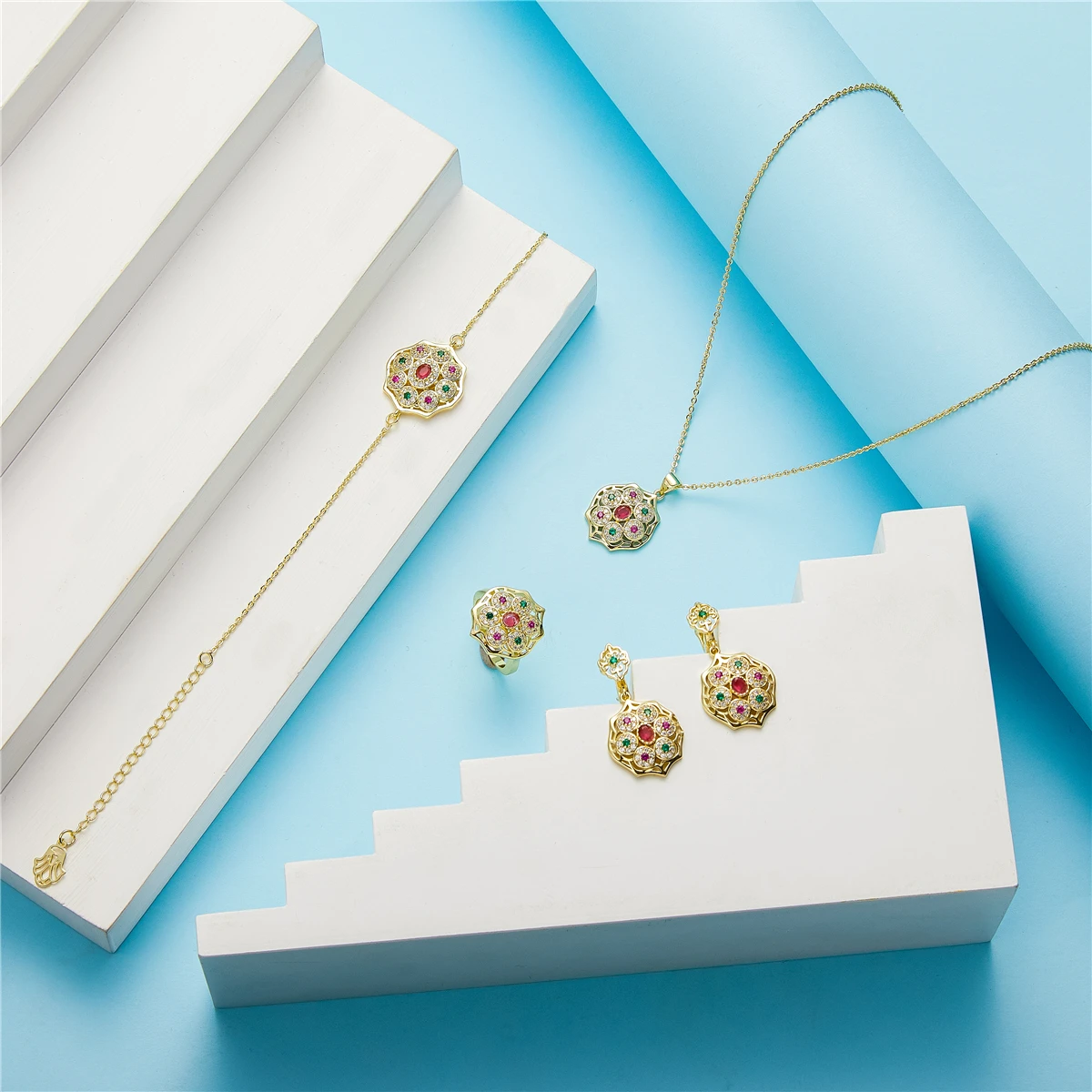 Комплект свадебных ювелирных украшений из красного и зеленого камня|Ювелирные