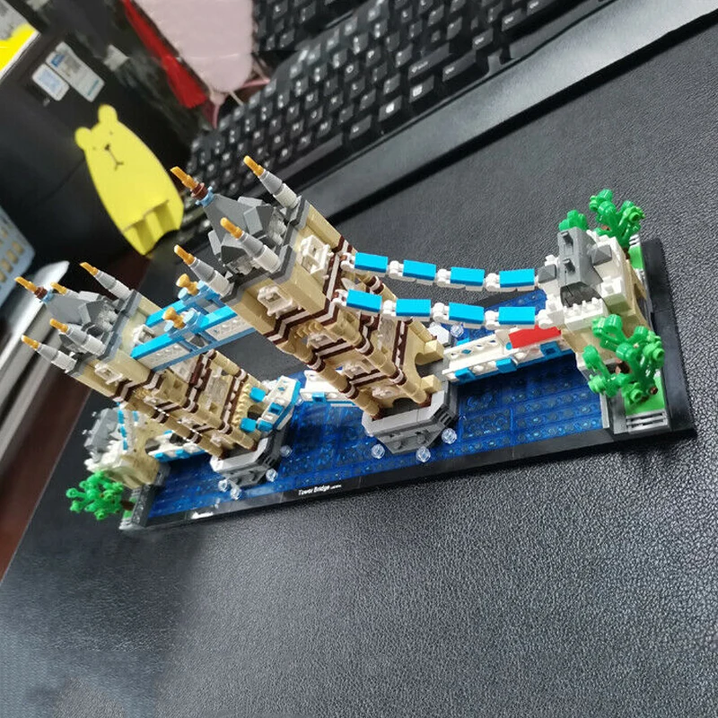 Модель автомобиля LOZ 1026 Лондонская башня мост река | Игрушки и хобби