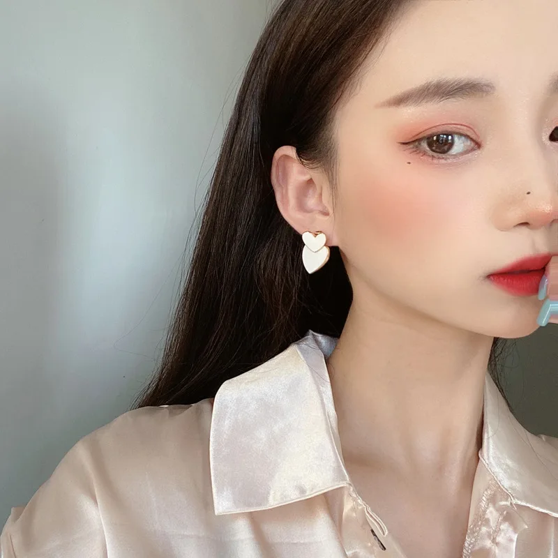 

New Korean Elegant White Heart Women Earrings Fashion Vintage Exquisite Earrings Temperament 2021 Kolczyki Gift Jewelry